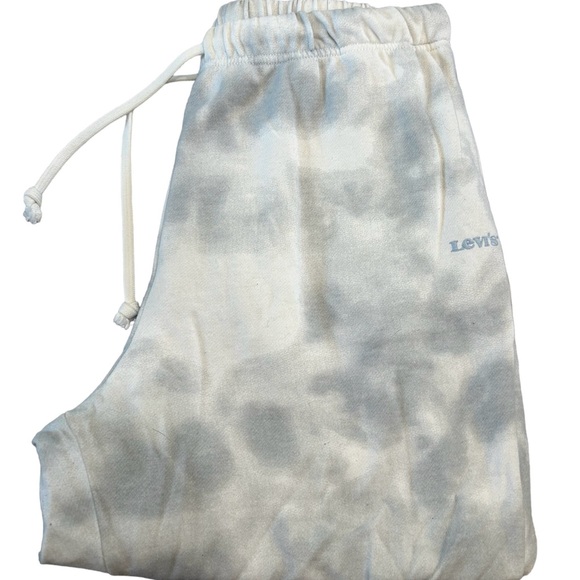 Levi’s Sweats - Picture 1 of 11
